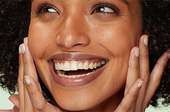 Model, fight dull skin